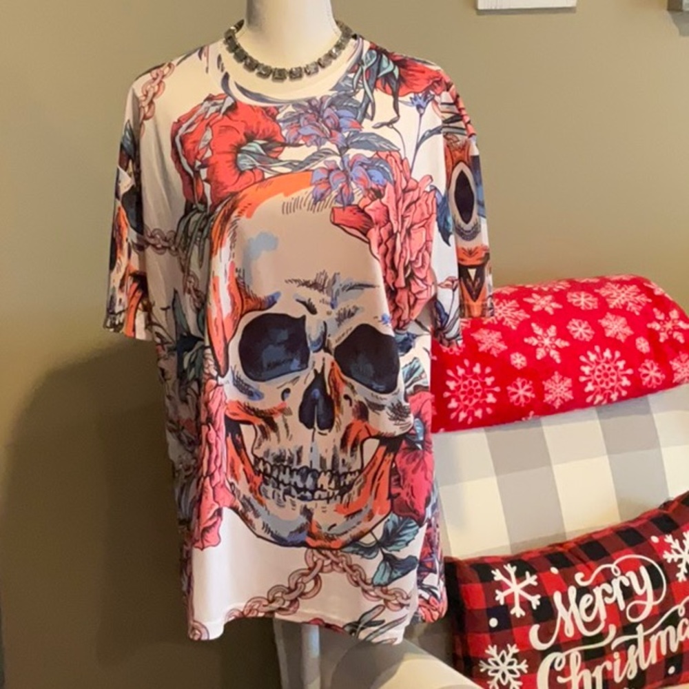 NWOT - Silky Stretchy Skull Top.